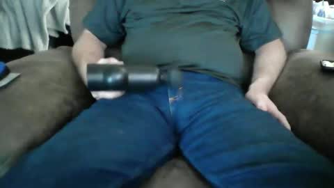 Snapshot of beachguy38 chatting on February 17, 2025, 6:15 pm beachguy38 online show from February 17, 2025, 6:15 pm