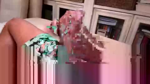 BeachGuy online show from November 12, 2025, 2:39 pm