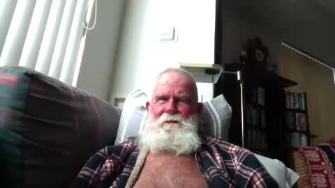 beardbushy online show from May 2, 2026, 5:40 pm