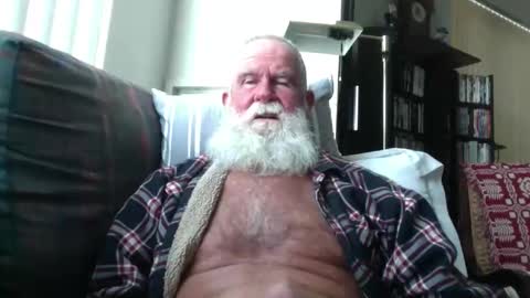 beardbushy online show from May 17, 2026, 3:41 pm