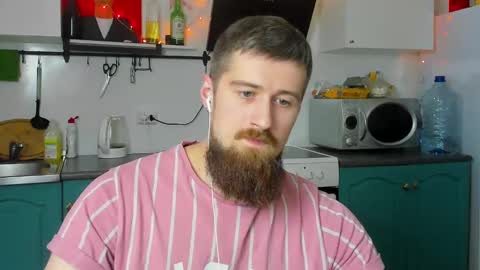 Snapshot of bearded_legend chatting on January 10, 2025, 7:54 pm Zeus online show from January 10, 2025, 7:54 pm