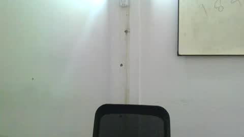 Snapshot of bearjawa31 chatting on July 27, 2026, 7:37 am bearjawa online show from July 27, 2026, 7:37 am