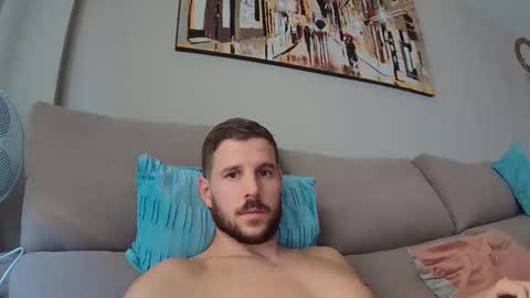 Snapshot of beastcumcam chatting on September 13, 2025, 1:55 pm beastcumcam online show from September 13, 2025, 1:55 pm