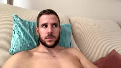 Snapshot of beastcumcam chatting on October 24, 2025, 10:11 am beastcumcam online show from October 24, 2025, 10:11 am