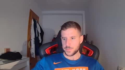 Snapshot of beastcumcam chatting on November 29, 2025, 11:19 pm beastcumcam online show from November 29, 2025, 11:19 pm