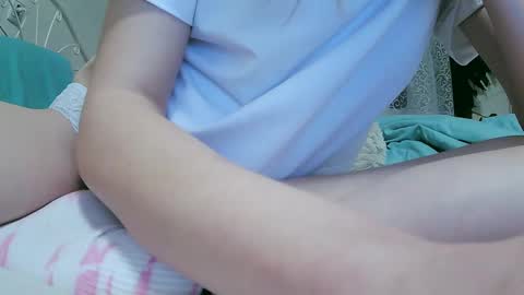 Snapshot of beatricetender chatting on January 5, 2025, 1:35 am BeatriceTender online show from January 5, 2025, 1:35 am