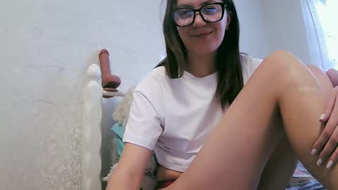 Snapshot of beatricetender chatting on January 13, 2025, 7:11 am BeatriceTender online show from January 13, 2025, 7:11 am