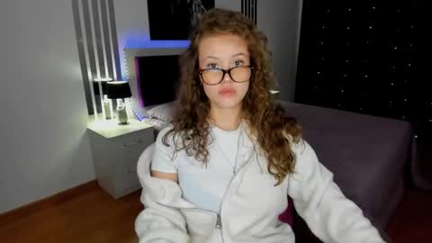 BeatriceWild online show from October 12, 2025, 10:58 am