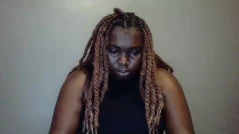 Snapshot of beautie699392 chatting on March 10, 2025, 6:27 am Lil stunner online show from March 10, 2025, 6:27 am