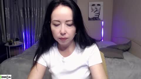 beautiful_moon3 online show from October 23, 2025, 12:59 pm