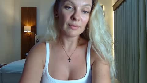 Beautifulkollette online show from September 28, 2025, 12:21 pm