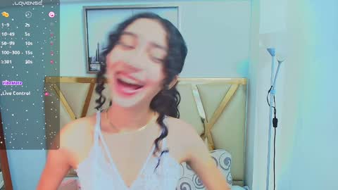 Snapshot of beautifulskinny18 chatting on January 3, 2025, 8:01 pm Shalom  online show from January 3, 2025, 8:01 pm