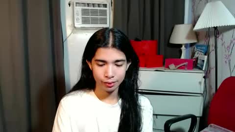 TRIXIE online show from February 9, 2026, 1:53 am