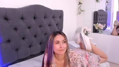 Snapshot of beccamilanni chatting on December 13, 2024, 4:16 pm beccamilanni online show from December 13, 2024, 4:16 pm