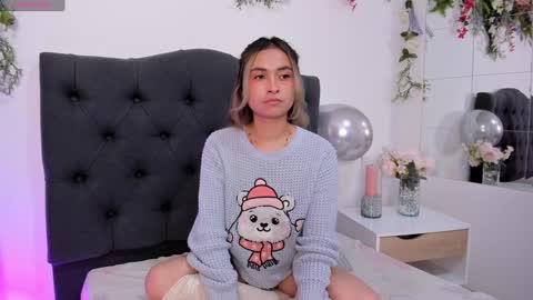 Snapshot of beccamilanni chatting on December 19, 2024, 12:56 pm beccamilanni online show from December 19, 2024, 12:56 pm