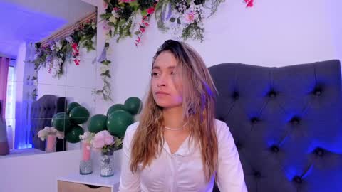 Snapshot of beccamilanni chatting on December 27, 2024, 12:45 pm beccamilanni online show from December 27, 2024, 12:45 pm