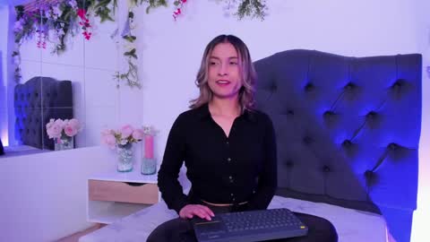 Snapshot of beccamilanni chatting on January 30, 2025, 1:10 pm beccamilanni online show from January 30, 2025, 1:10 pm