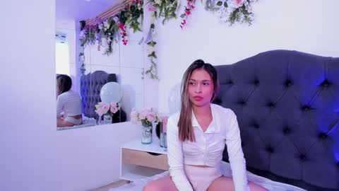 Snapshot of beccamilanni chatting on February 3, 2025, 3:17 pm beccamilanni online show from February 3, 2025, 3:17 pm