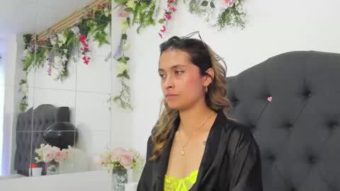 Snapshot of beccamilanni chatting on February 27, 2025, 3:48 pm beccamilanni online show from February 27, 2025, 3:48 pm