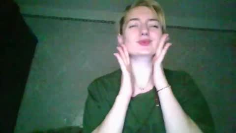 Snapshot of beckixjewelqw chatting on April 11, 2026, 2:32 pm BeckiXJewelqw online show from April 11, 2026, 2:32 pm