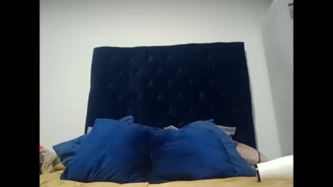 BECKY BOO  online show from November 16, 2025, 5:13 am