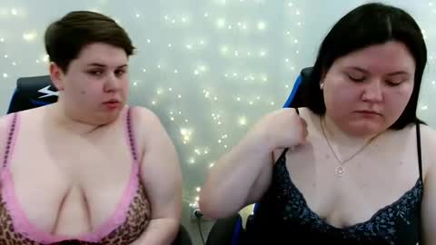 BeckyAndEllen online show from May 3, 2026, 11:27 am