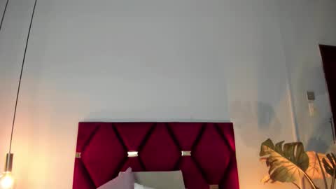 BeckyVidal online show from November 9, 2025, 2:04 pm