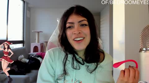 Snapshot of bedroomeyess chatting on December 18, 2024, 10:46 pm Amber UwU IM MOVING AND IS CRAZY ILL BE BACK VERY SOON 3 MISS YA ALREADY online show from December 18, 2024, 10:46 pm