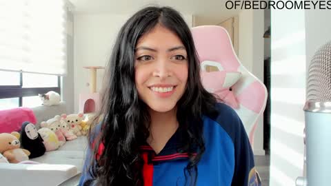 Snapshot of bedroomeyess chatting on February 6, 2025, 9:28 pm Amber UwU IM MOVING AND IS CRAZY ILL BE BACK VERY SOON 3 MISS YA ALREADY online show from February 6, 2025, 9:28 pm