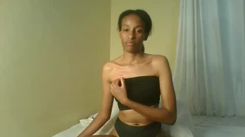 Snapshot of bee01hive chatting on January 4, 2025, 7:34 pm bee01hive online show from January 4, 2025, 7:34 pm