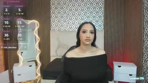 BELLA online show from October 12, 2025, 12:37 pm