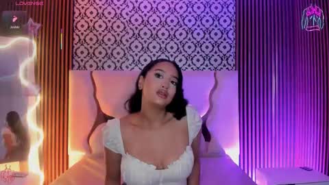 Snapshot of beella_tay1 chatting on February 4, 2026, 12:00 pm BELLA online show from February 4, 2026, 12:00 pm