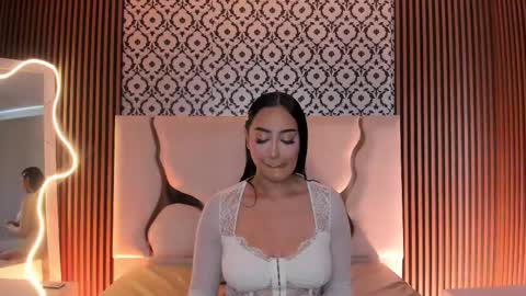 Snapshot of beella_tay1 chatting on February 27, 2026, 12:27 pm BELLA online show from February 27, 2026, 12:27 pm