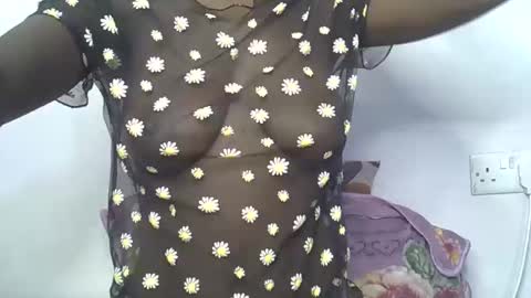 beeswee online show from December 25, 2024, 5:47 pm