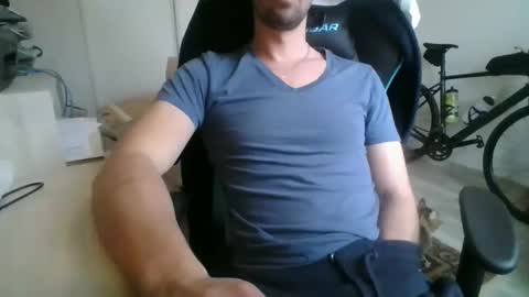 Snapshot of bel7ebite chatting on December 31, 2024, 3:09 pm bel7ebite online show from December 31, 2024, 3:09 pm