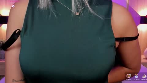 Bella cam online show from November 11, 2025, 7:58 pm