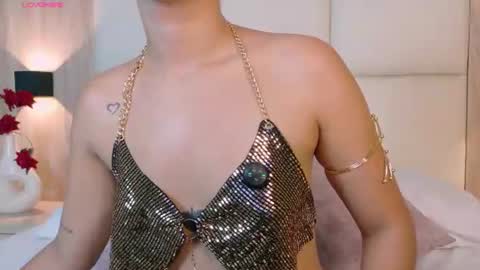 Snapshot of bella1207 chatting on July 18, 2026, 1:04 pm Bella cam online show from July 18, 2026, 1:04 pm