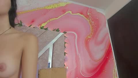 Snapshot of bella__sweets chatting on January 17, 2026, 10:42 am Melanie online show from January 17, 2026, 10:42 am