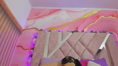 Snapshot of bella__sweets chatting on February 14, 2026, 10:34 am Melanie online show from February 14, 2026, 10:34 am