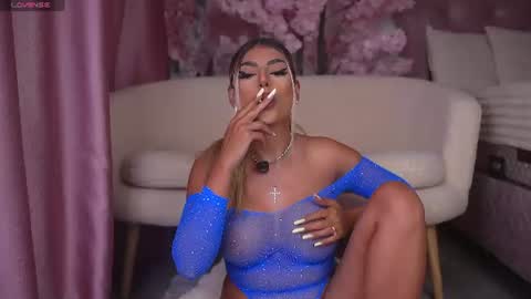 Snapshot of bella_blonda chatting on July 5, 2026, 10:50 pm Emma Bella online show from July 5, 2026, 10:50 pm