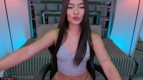 Bella  online show from April 29, 2026, 4:00 pm