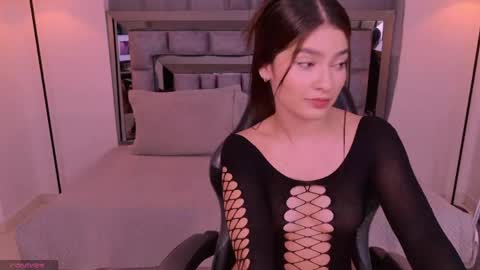 Bella  online show from May 14, 2026, 8:37 pm