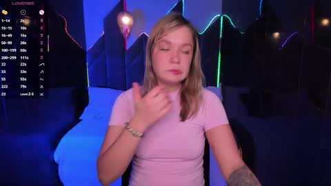 Bella online show from October 17, 2025, 5:32 am