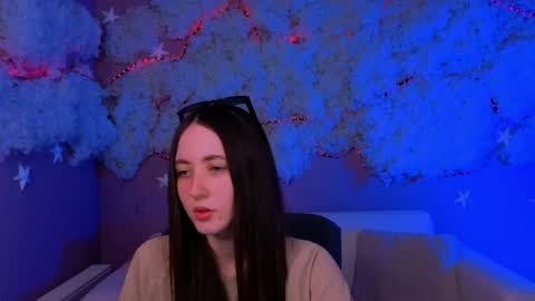 Bella online show from April 1, 2026, 1:01 pm