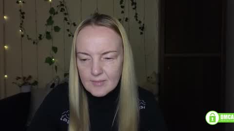 Snapshot of bella_hadatt chatting on March 1, 2026, 12:29 pm Bella online show from March 1, 2026, 12:29 pm