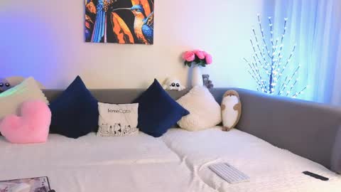 Bella online show from April 16, 2026, 7:03 pm