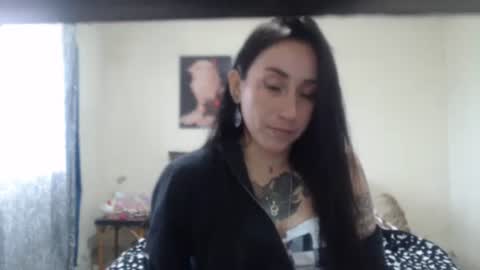 bella_luna34 online show from April 21, 2026, 2:56 pm