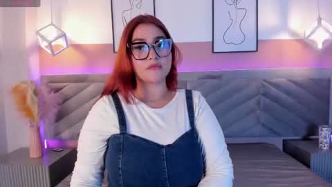 Snapshot of bella_m00n chatting on July 3, 2026, 1:39 pm Bella online show from July 3, 2026, 1:39 pm