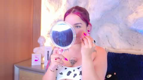  BELLA  online show from May 19, 2026, 10:05 pm