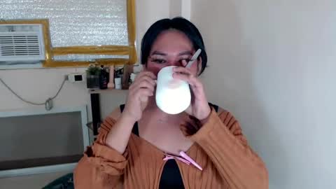 Snapshot of bella_ngo chatting on July 1, 2026, 5:09 am bella_ngo online show from July 1, 2026, 5:09 am